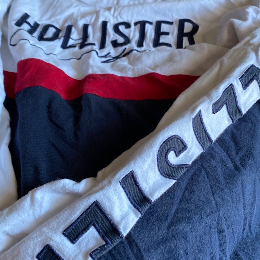 Hollister shirt small